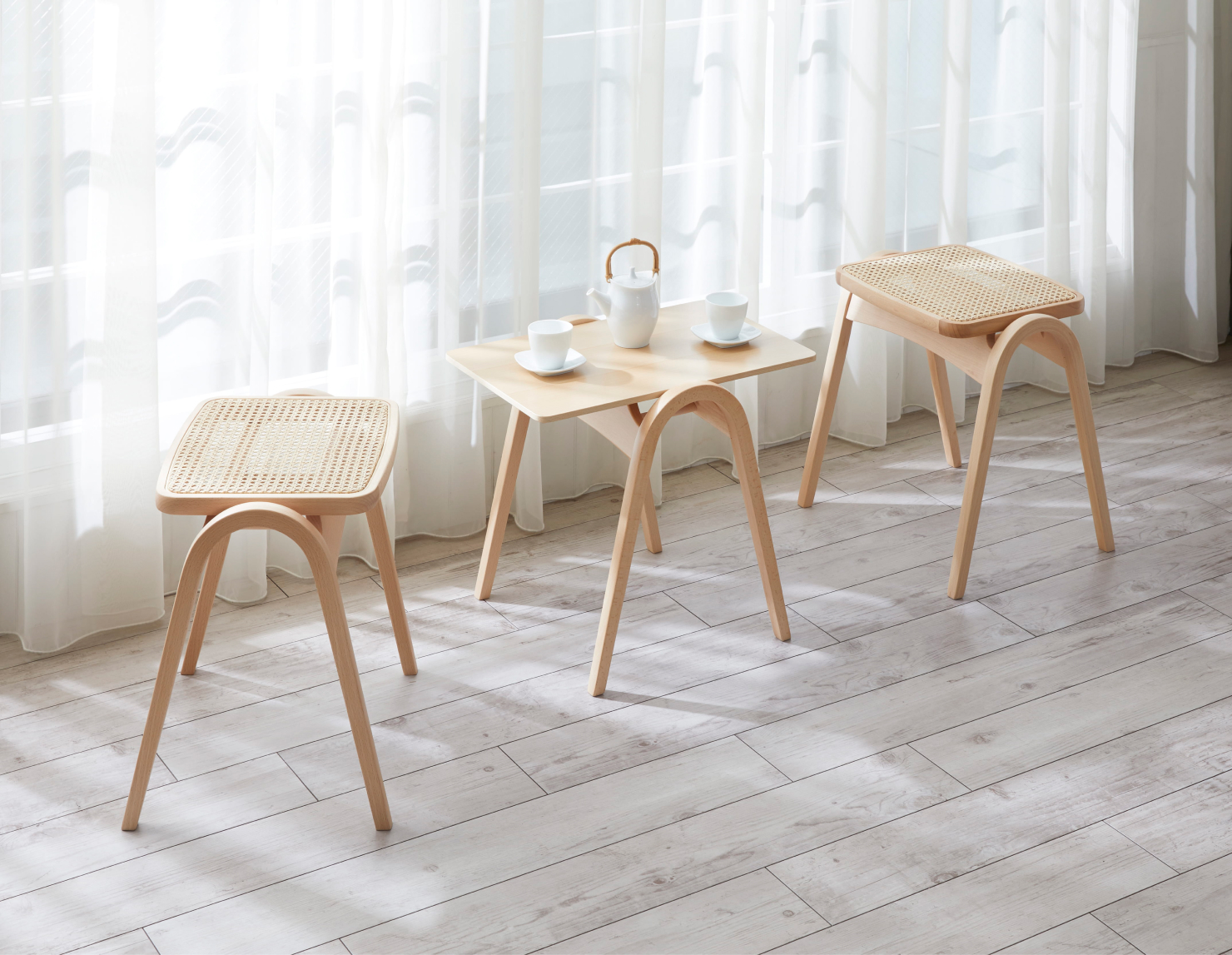 公式】秋田木工 - 日本で唯一の曲木家具専門ブランド